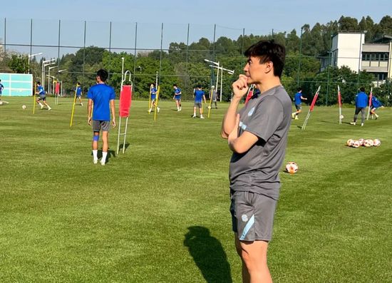 同学女友的挑衅